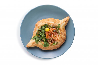 Хачапурі по-аджарськи з лососем