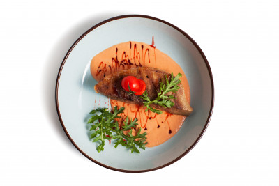 Стейк з язика/Veal tongue steak with smoked tomato sauce