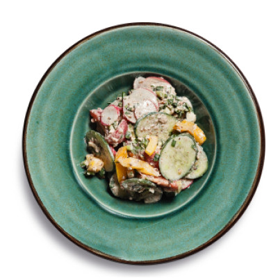 Грузинський по-домашньому з йогуртово-горіховим соусом/Salad of fresh vegetables (cucumber, tomato, bell pepper, onion, radish) with yogurt-nut sauce