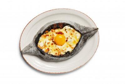 Хачапурі по-аджарськи з лососем