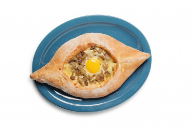 Хачапурі по-аджарськи з білими грибами/Adjarian khachapuri with white mushrooms